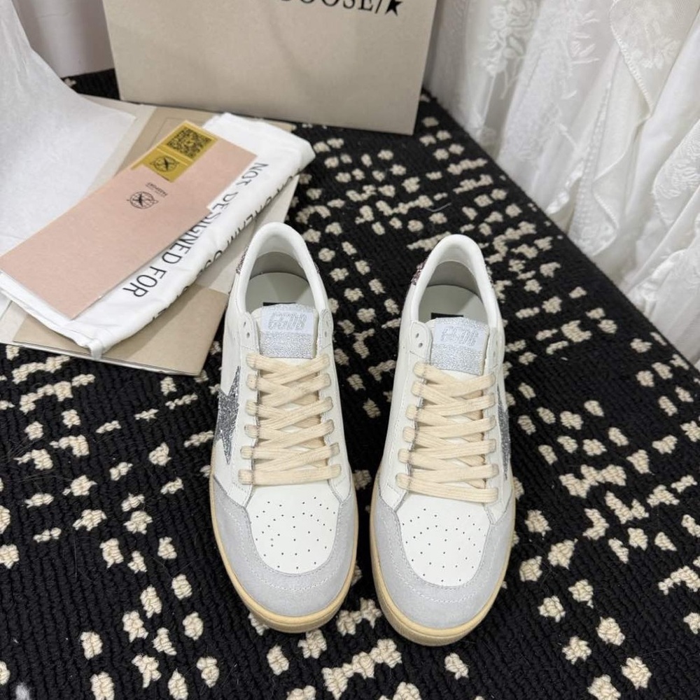 Golden Goose Super Star Leather Sneakers - Picture 2 of 7